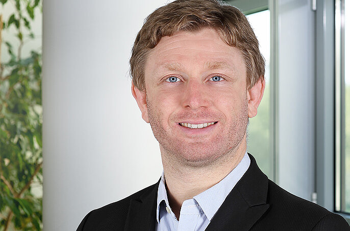 Dr. Oliver Sartor
